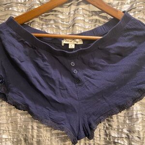 Vine and Valley Navy Bottom Shorts Preowned Size Large Women